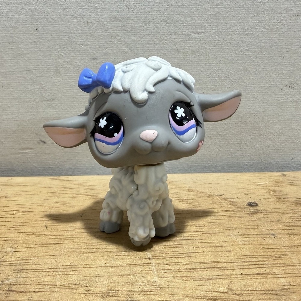 Hasbro Littlest Pet Shop LPS 549 Grey Lamb Vintage Collectible Toy